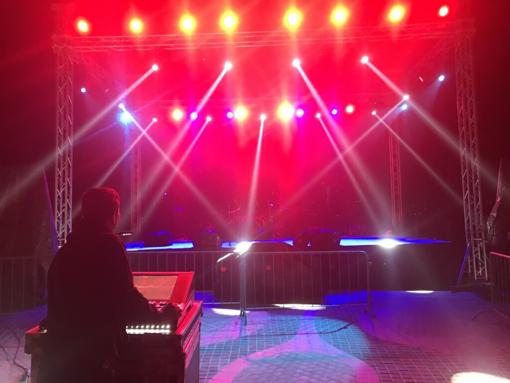 Intelligent Lighting for Dynamic Events